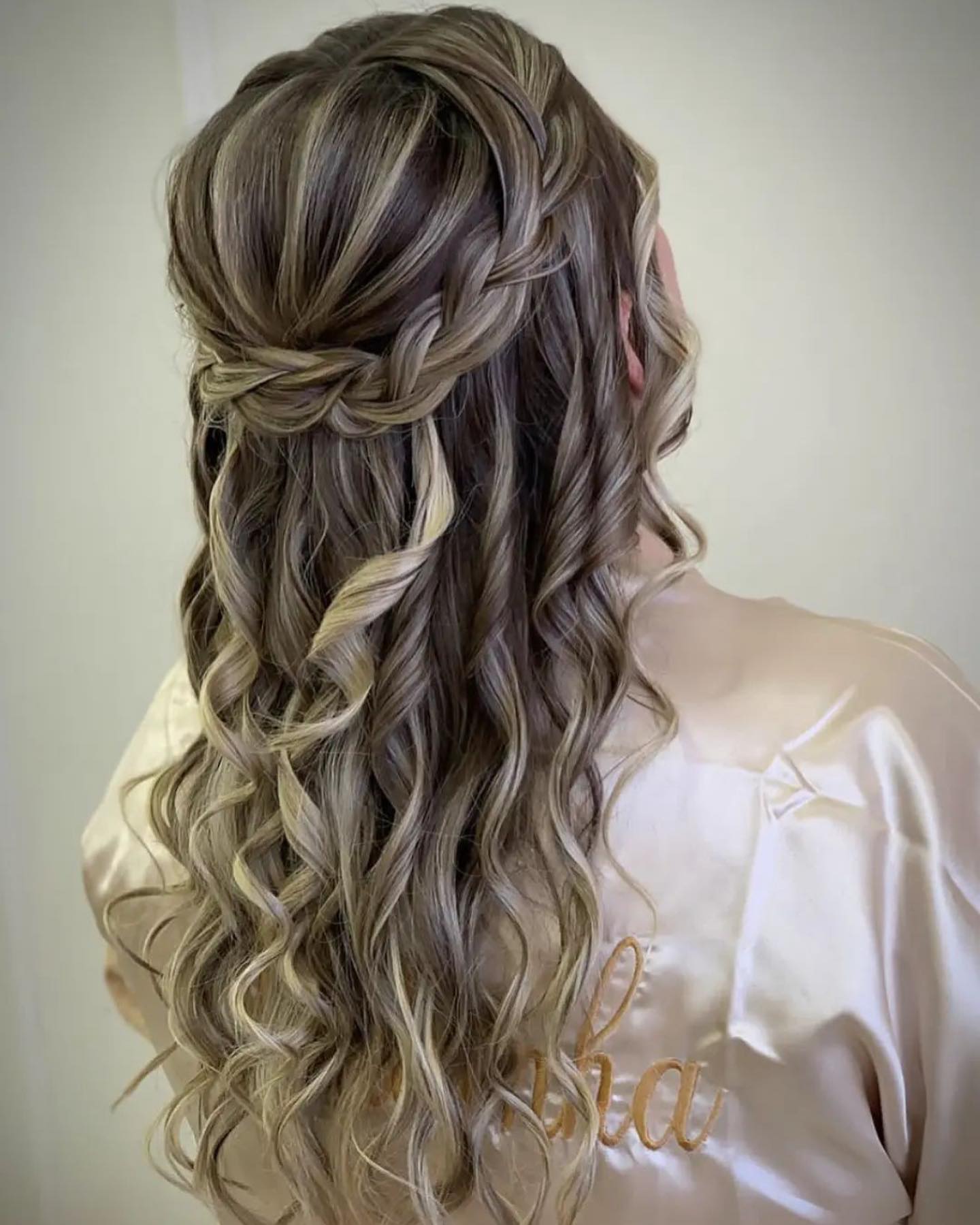 Penteado para Madrinha em Valinhos – Elegância no Cirs Salão Penteado para Madrinha em Valinhos – Elegância no Cirs Salão