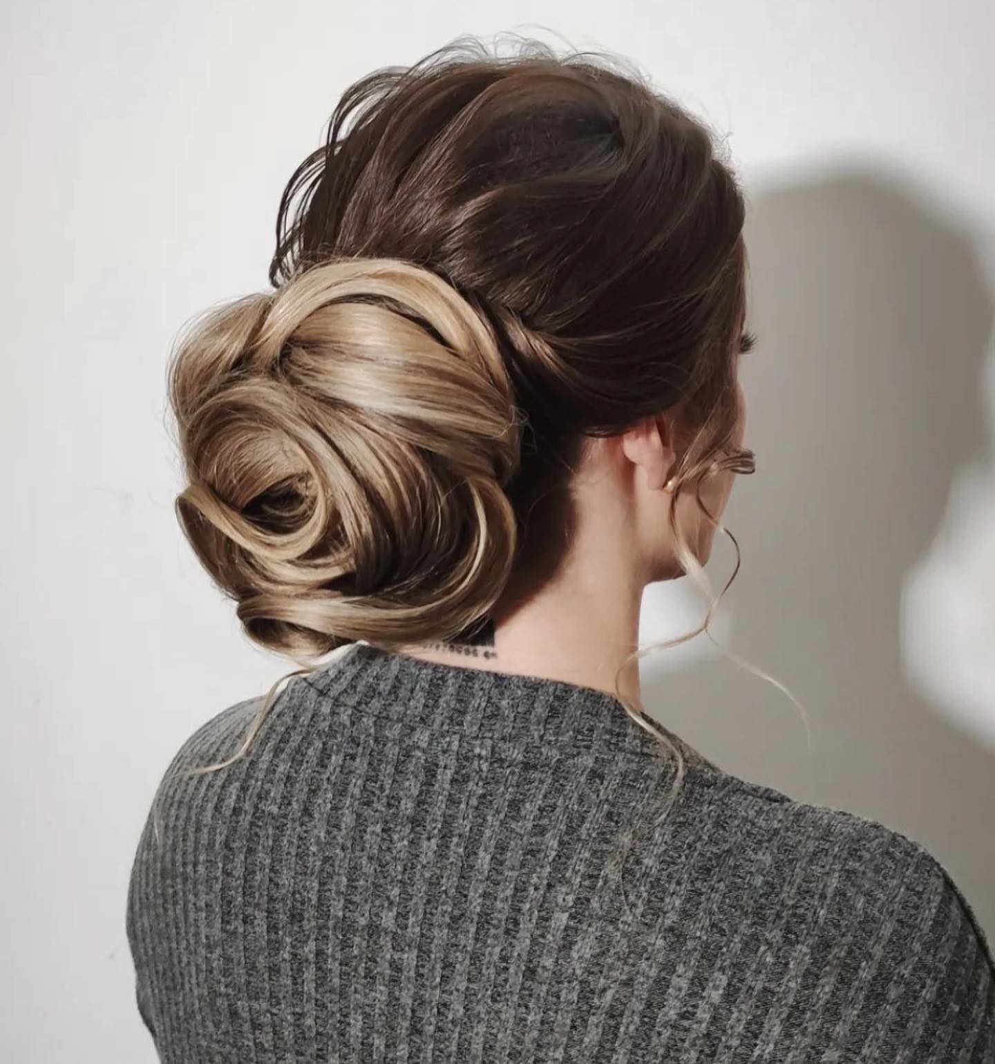 Penteado para Madrinha em Valinhos – Elegância no Cirs Salão Penteado para Madrinha em Valinhos – Elegância no Cirs Salão