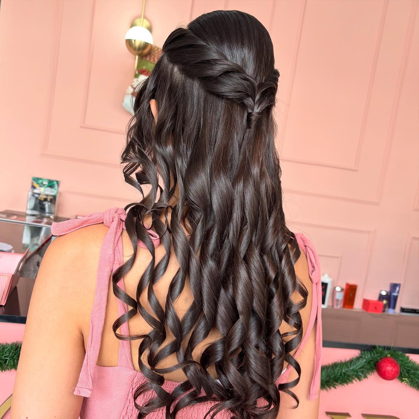 Penteado para Madrinha em Valinhos – Elegância no Cirs Salão Penteado para Madrinha em Valinhos – Elegância no Cirs Salão