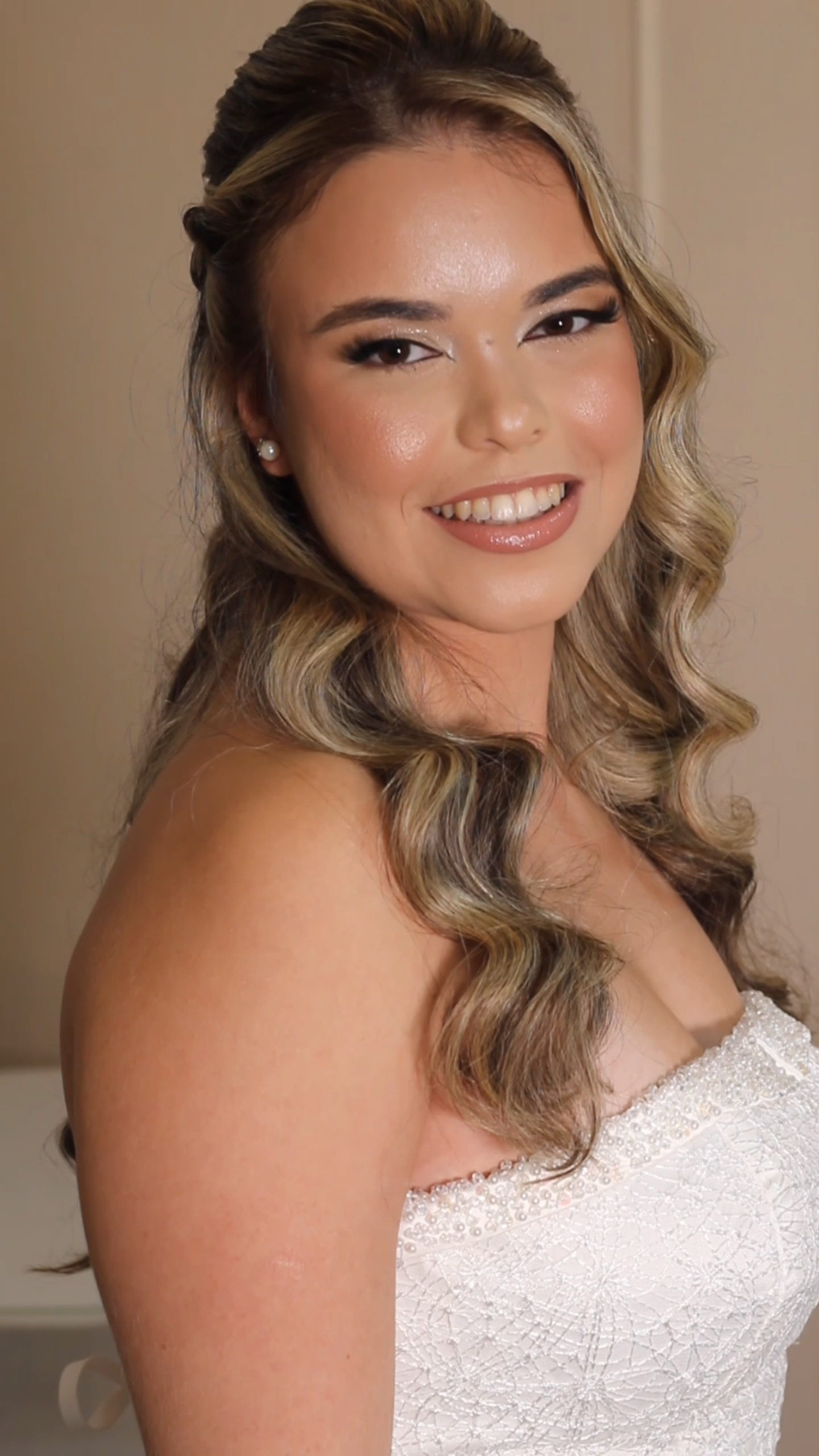 Noiva Perfeita em Valinhos SP – Maquiagem e Penteado