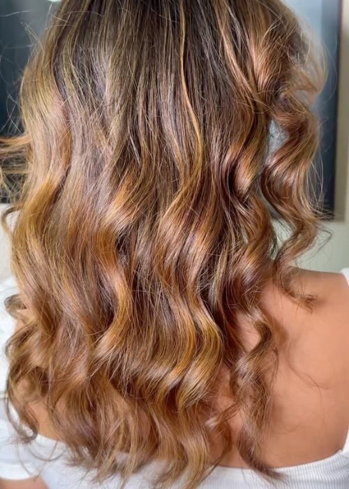 Coloração e mechas no Cirs Salão de Beleza, Vila Olivo, Valinhos