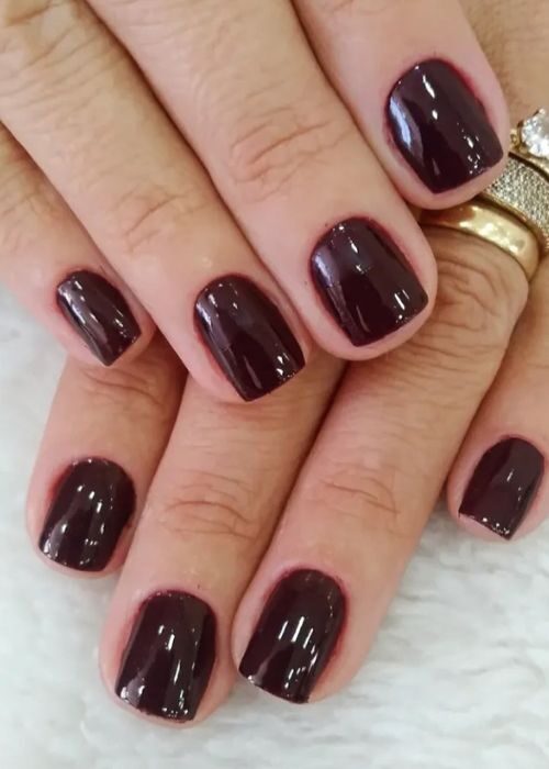 Unhas feitas no Cirs Salão de Beleza, Vila Olivo, Valinhos