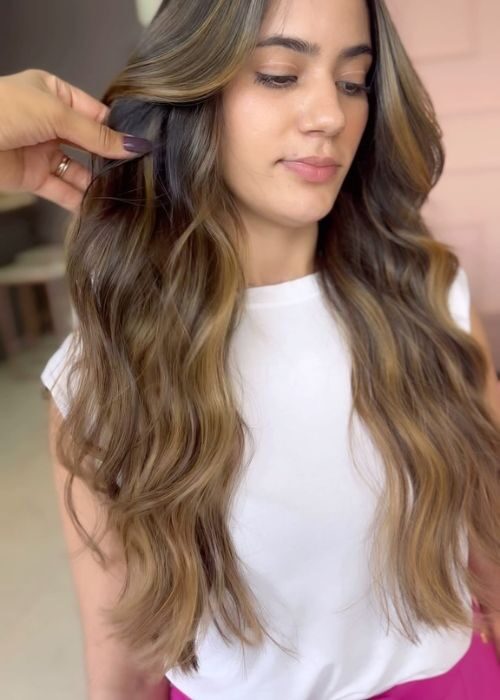 Coloração e mechas no Cirs Salão de Beleza, Vila Olivo, Valinhos