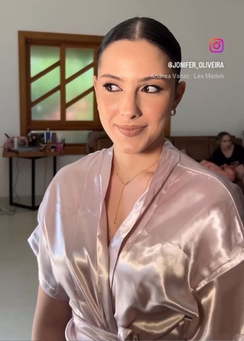Noiva com penteado e maquiagem do Cirs Salão de Beleza, Valinhos