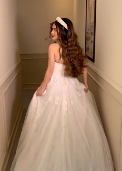 Noiva com penteado e maquiagem do Cirs Salão de Beleza, Valinhos