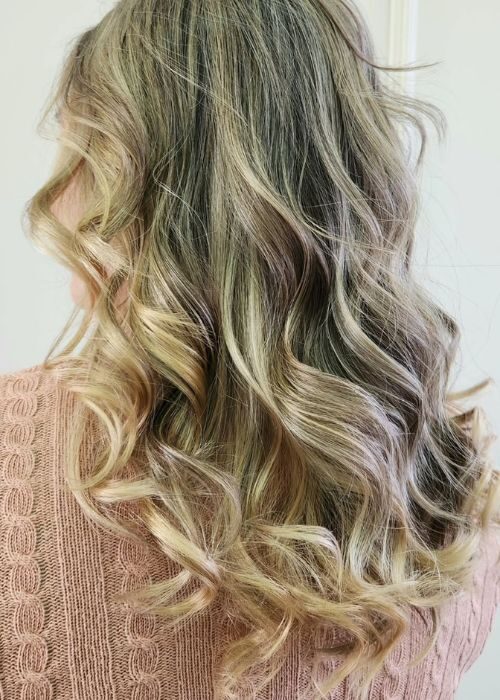 Coloração e mechas no Cirs Salão de Beleza, Vila Olivo, Valinhos